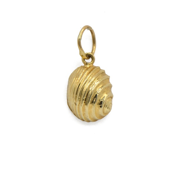 14k Yellow Gold Seashell Charm